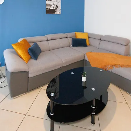Holiday home Grand 4chb Centre-ville 8-10 Personnes *