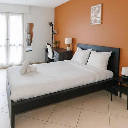 Holiday home Grand 4chb Centre-ville 8-10 Personnes