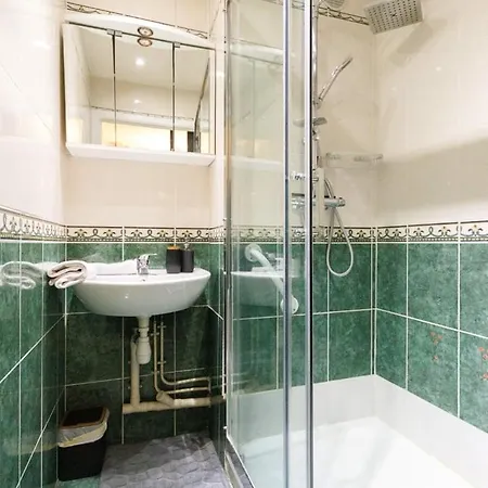 Holiday home Grand 4chb Centre-ville 8-10 Personnes *
